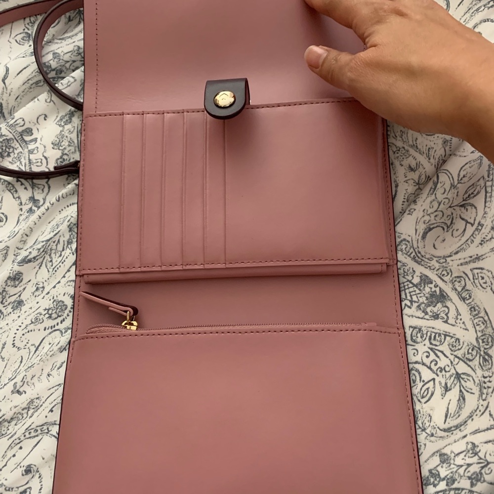 Brand Kate Spade crossbody purse